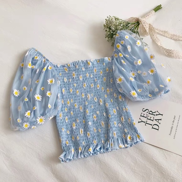 Cropped Tops - Picture 2 of 9